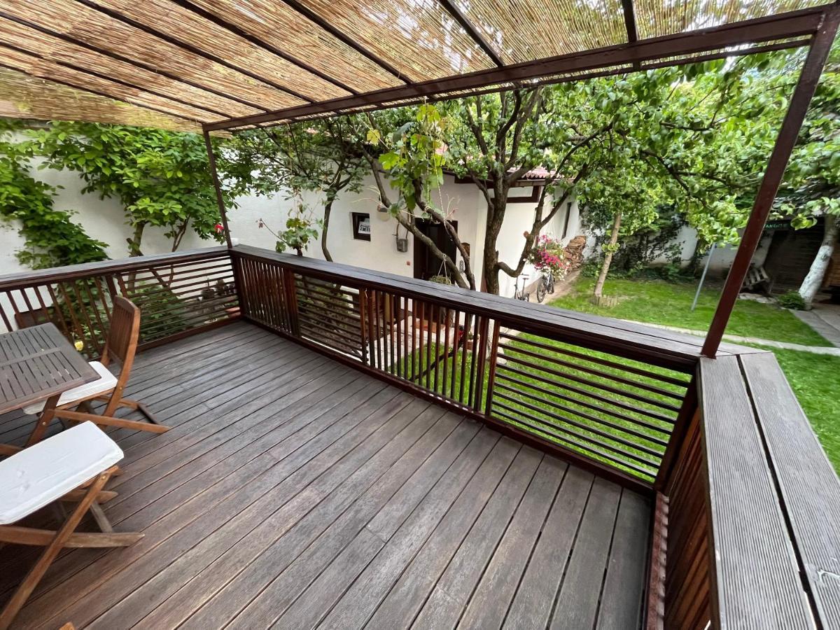 Apartments Music And Garden Apartment *